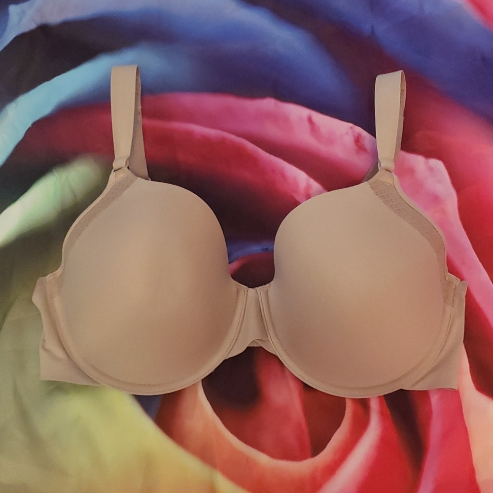 36D Warners Nude Bra Lightly Lined
